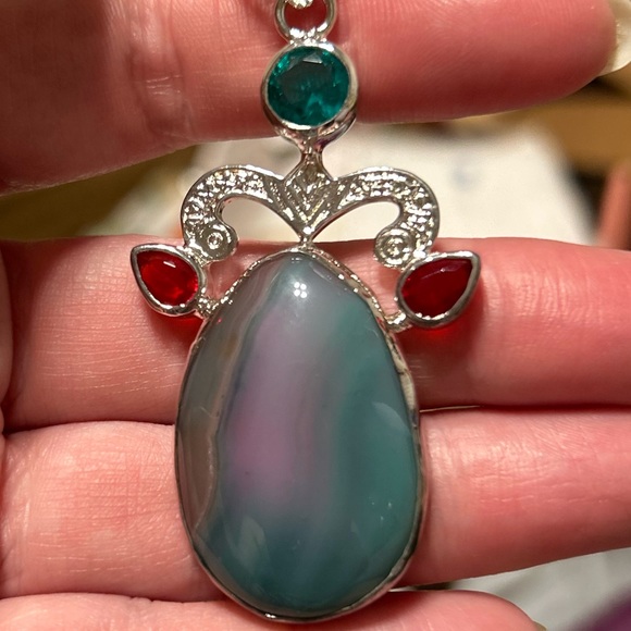 Absolutely Gorgeous Matching Necklace and Bracelet pieces by Hermosa. - Picture 8 of 16